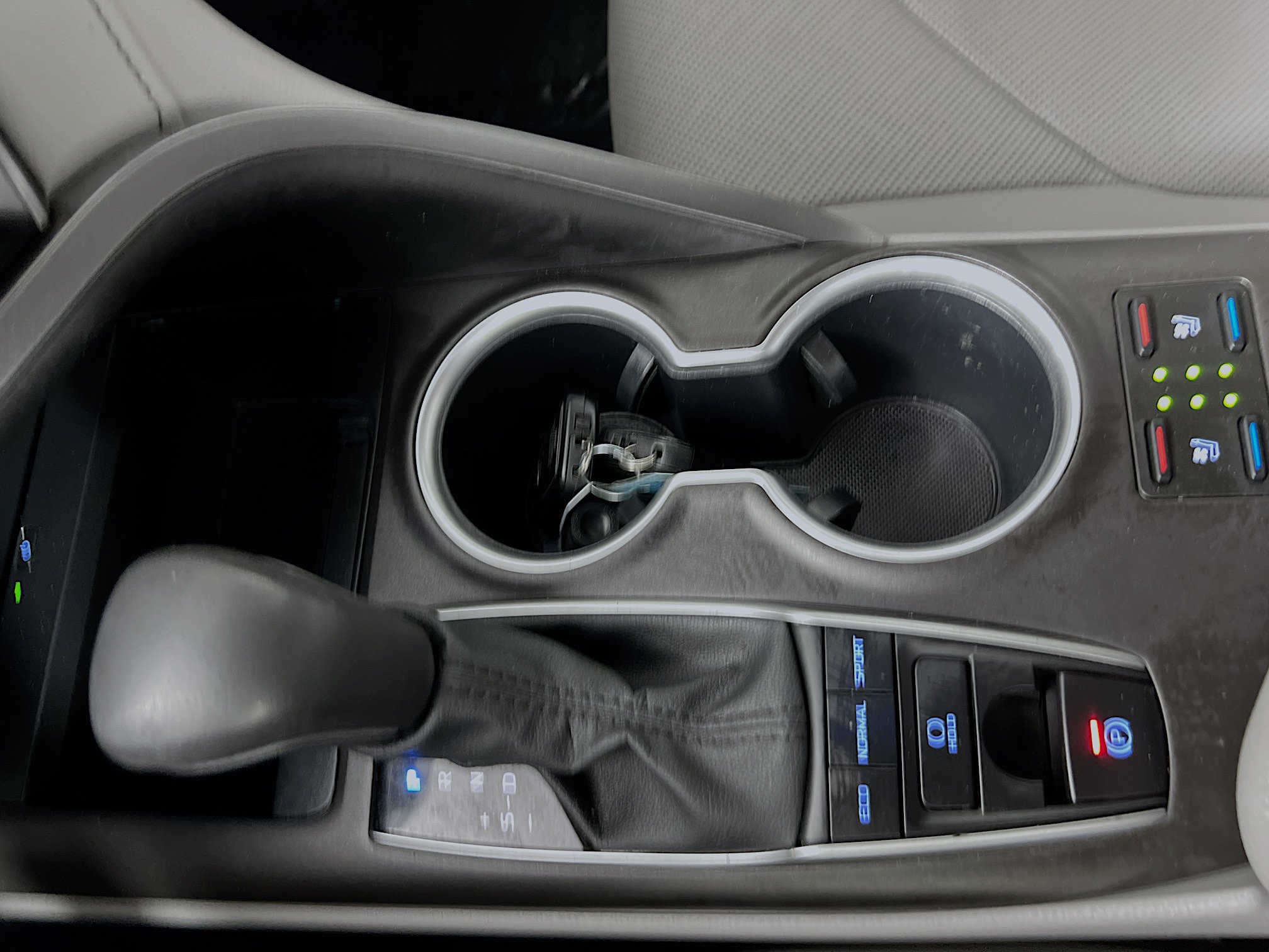 Used 2024 Toyota Camry XLE w/ Navigation Package image 25