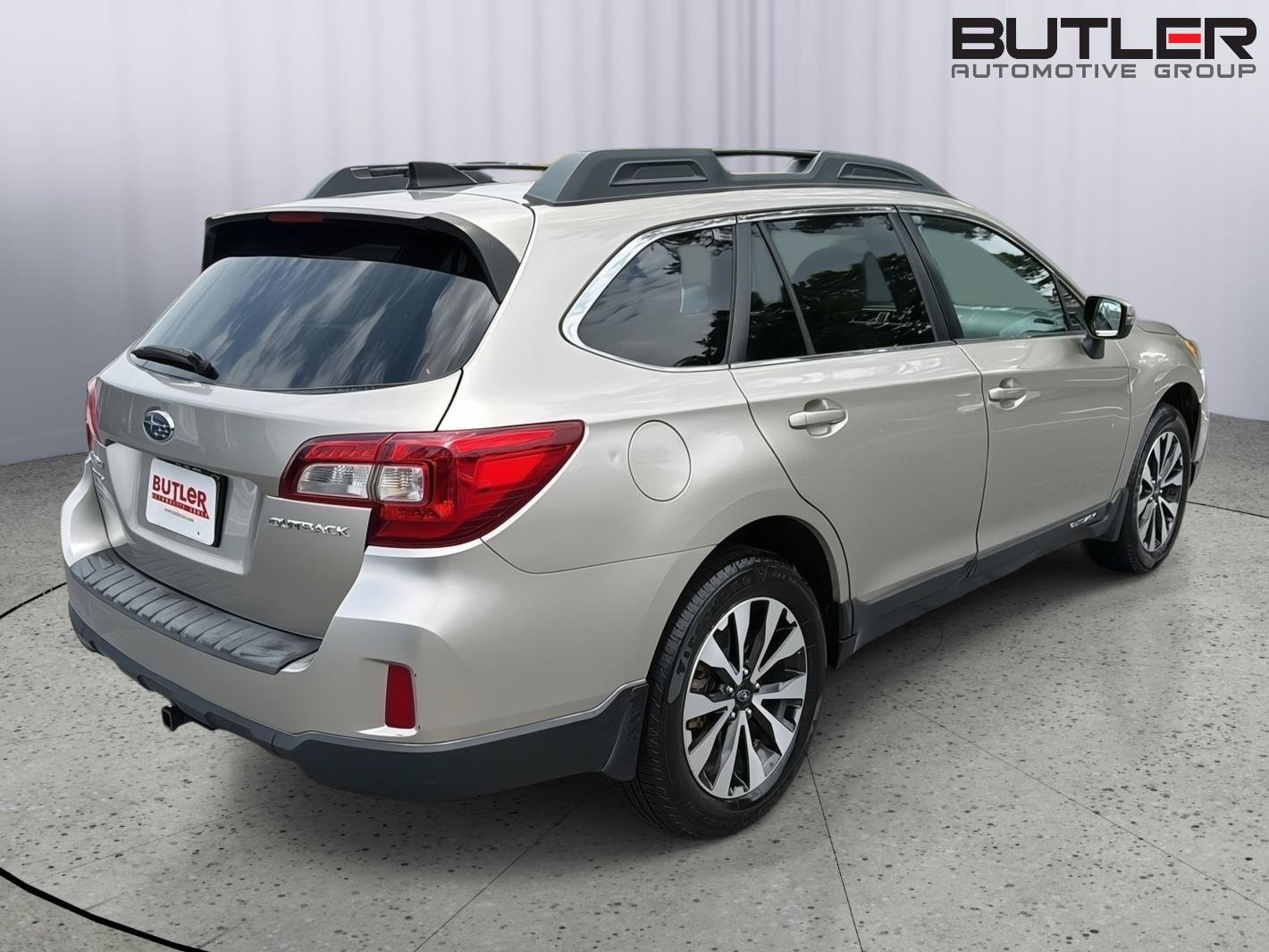 Used 2016 Subaru Outback 2.5i Limited AWD/4WD image 6