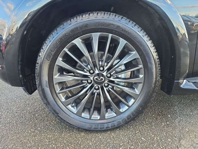 Used 2024 INFINITI QX80 Sensory image 32