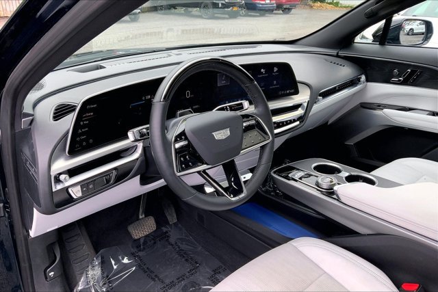 Used 2024 Cadillac Lyriq Luxury AWD/4WD image 14