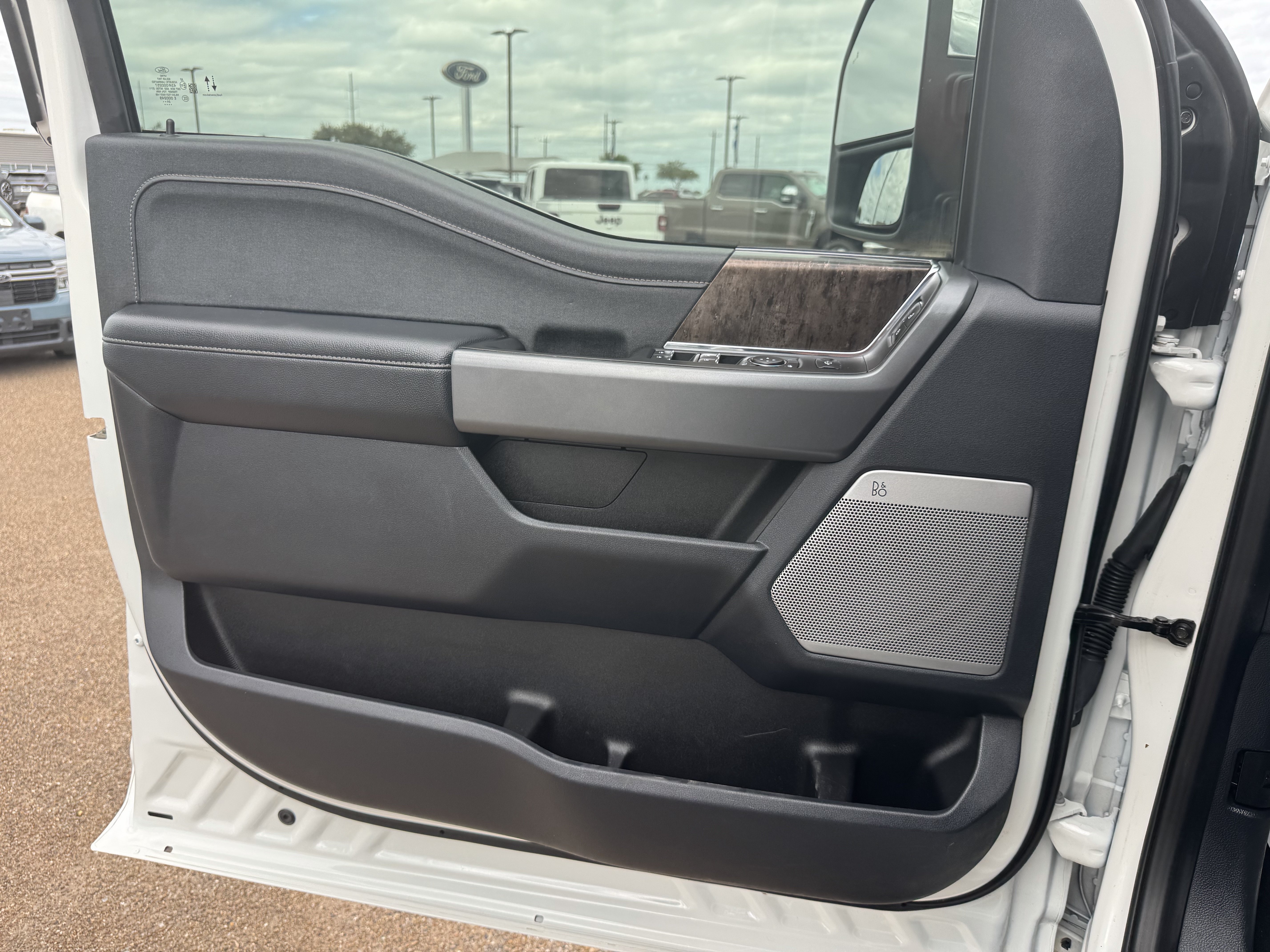 Certified 2024 Ford F250 Lariat w/ Lariat Ultimate Package AWD/4WD image 20