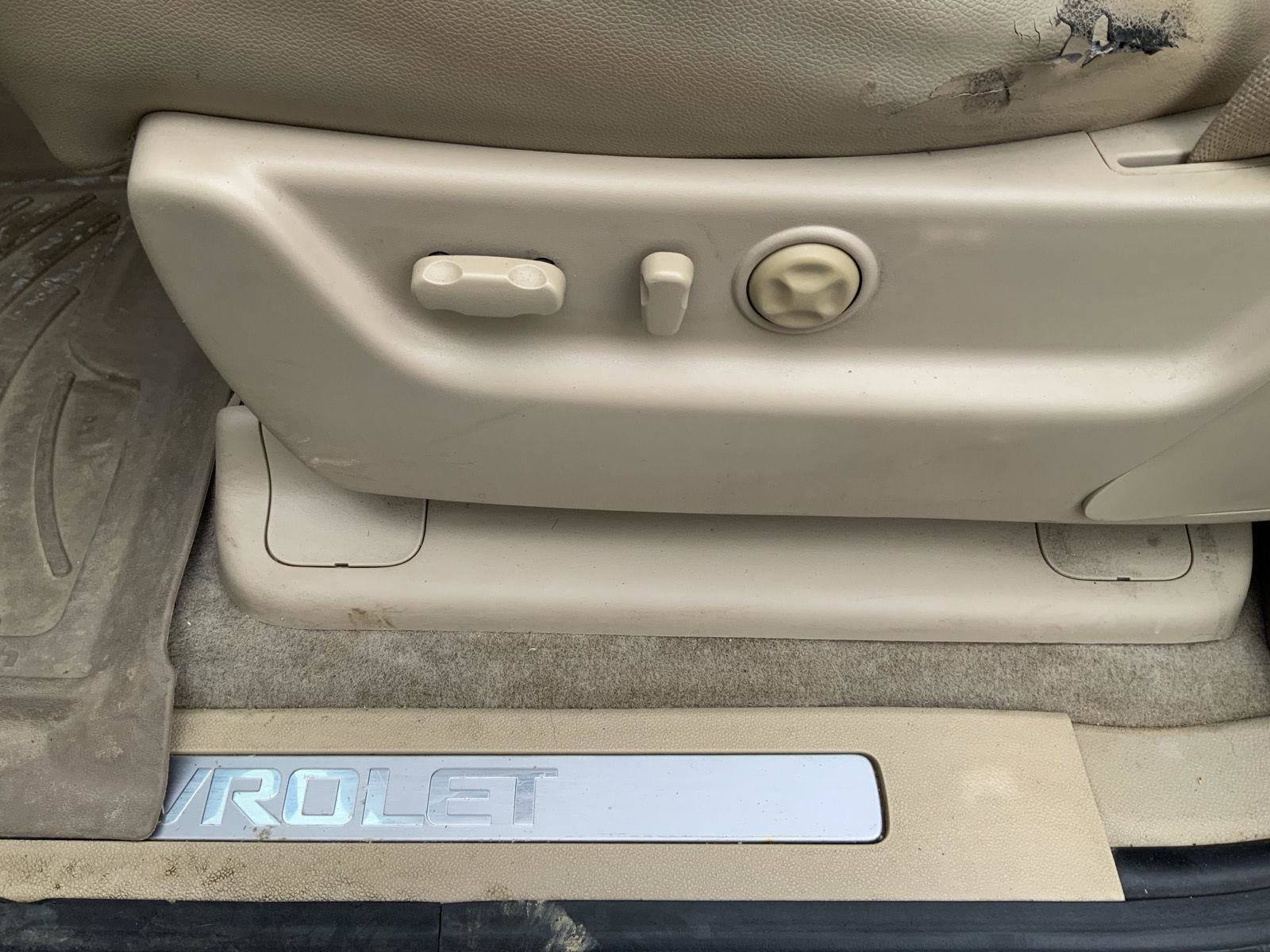 Used 2013 Chevrolet Avalanche LTZ image 27