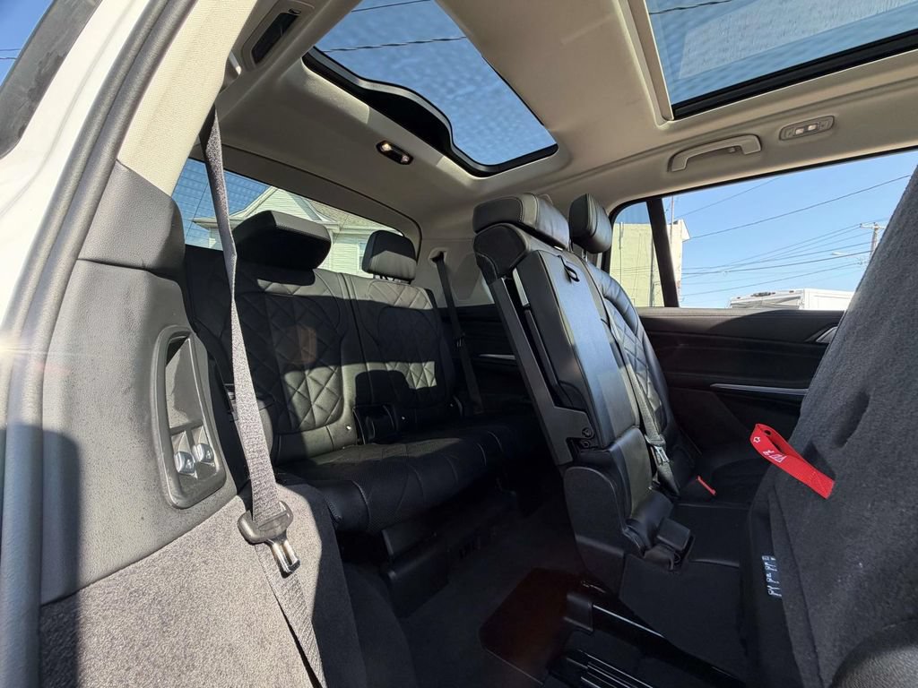 Used 2026 BMW X7 xDrive40i AWD/4WD image 16