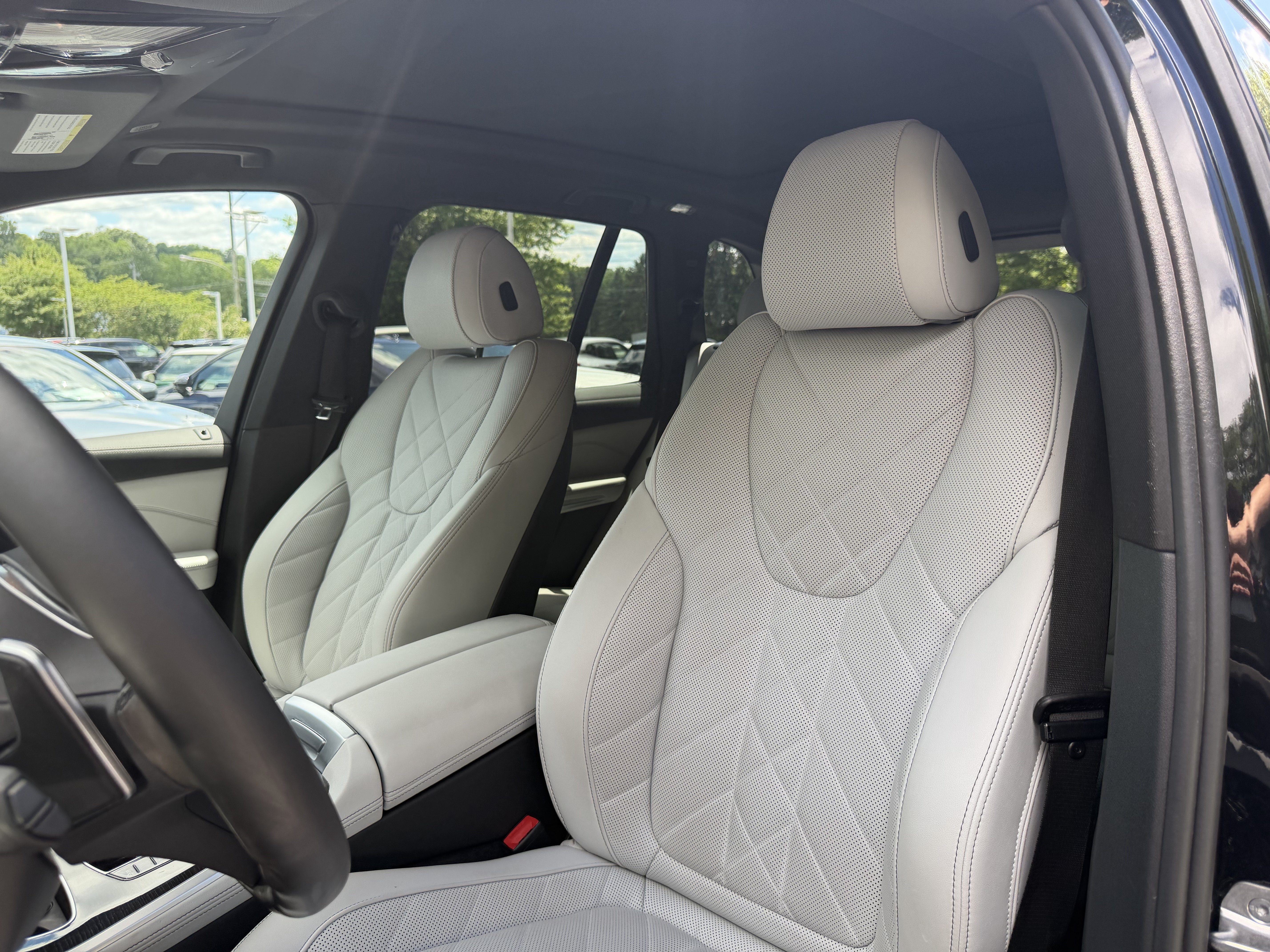 Used 2024 BMW X5 xDrive40i w/ M Sport Package AWD/4WD image 10