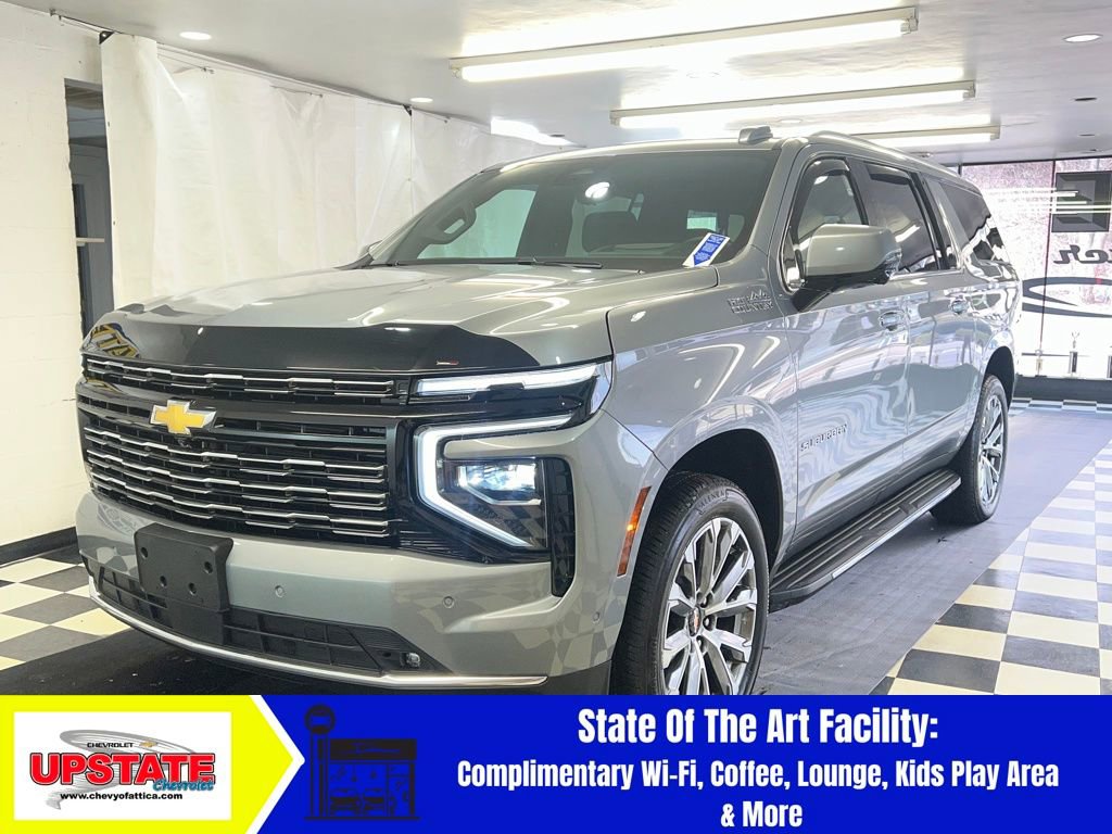 Used 2025 Chevrolet Suburban High Country AWD/4WD video 3