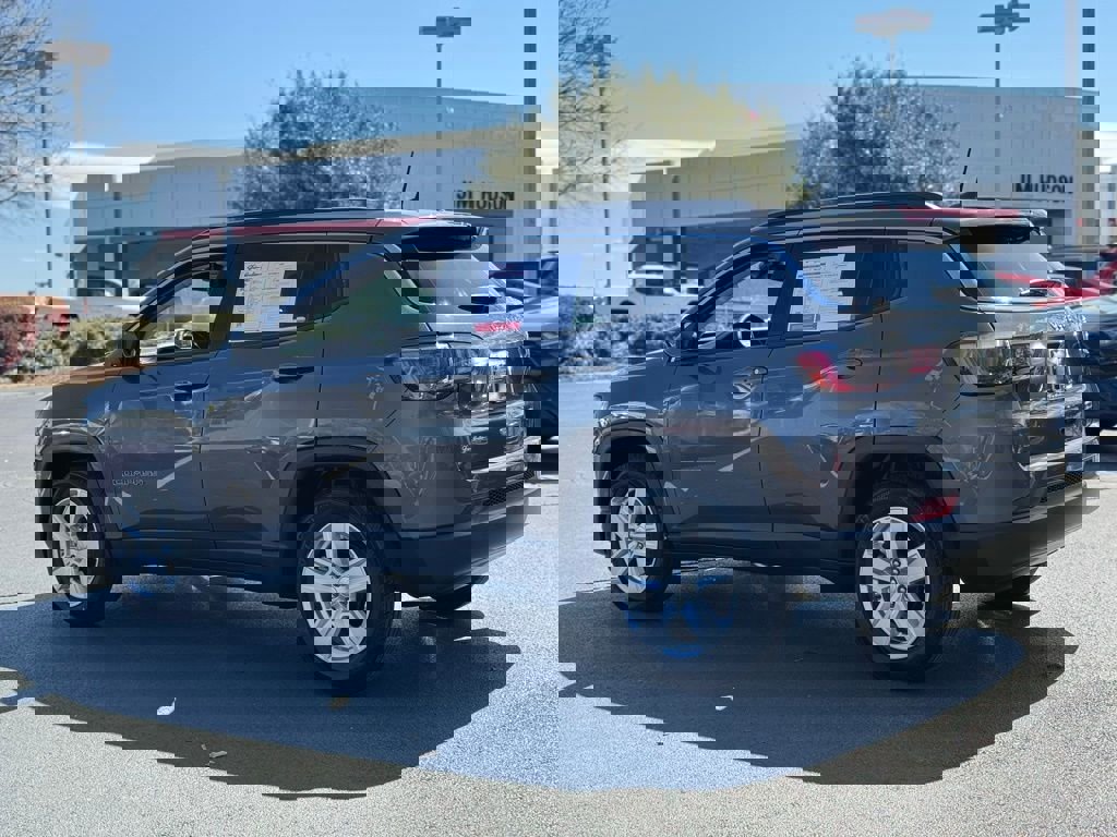 Used 2022 Jeep Compass Latitude image 12