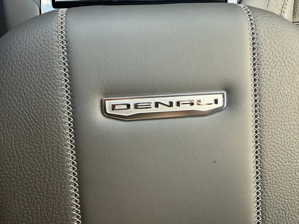 Used 2025 GMC Yukon XL Denali w/ Sun & Power Step Package image 45