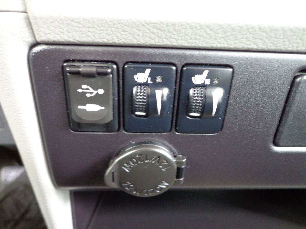 Used 2015 Toyota Sienna XLE w/ XLE Navigation Package FWD image 24