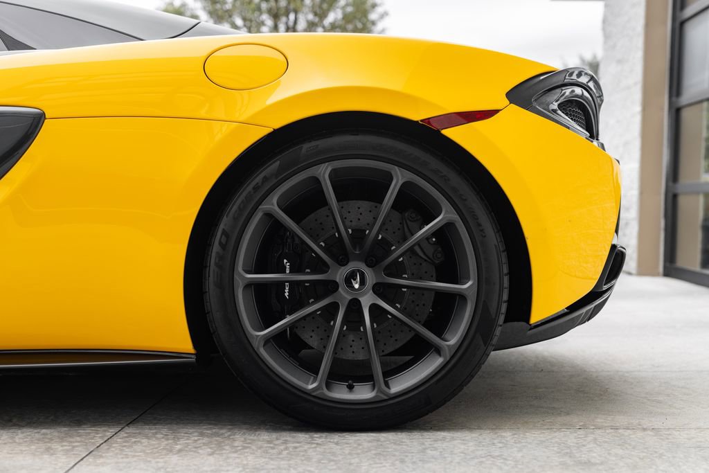 Used 2019 McLaren 570S Spider RWD image 12
