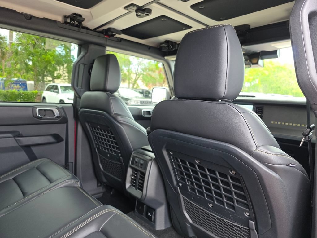 Used 2025 Ford Bronco Badlands w/ Sasquatch Package AWD/4WD image 16