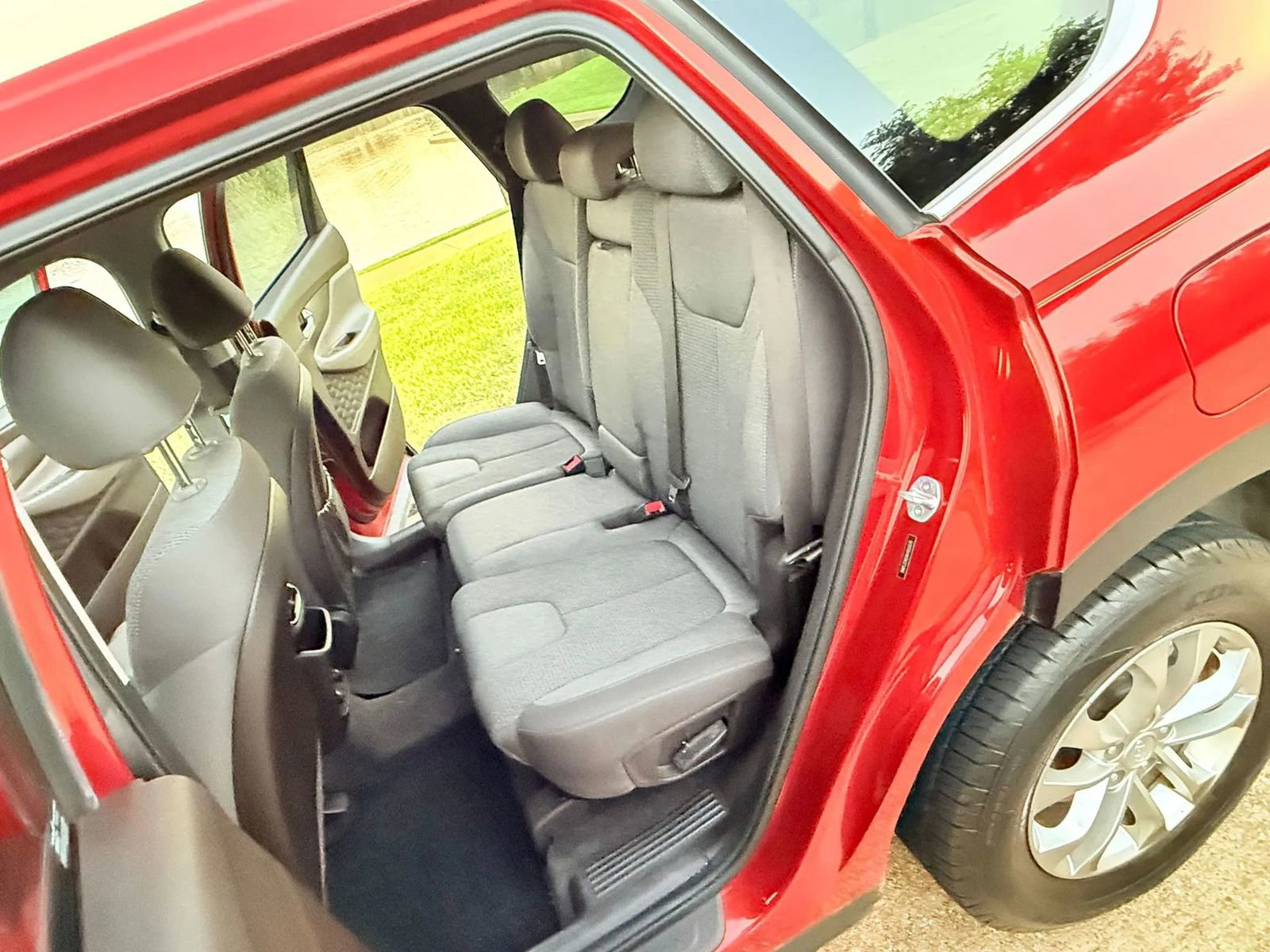 Used 2019 Hyundai Santa Fe SEL image 13