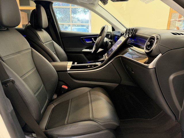 Used 2024 Mercedes-Benz GLC 300 4MATIC image 17