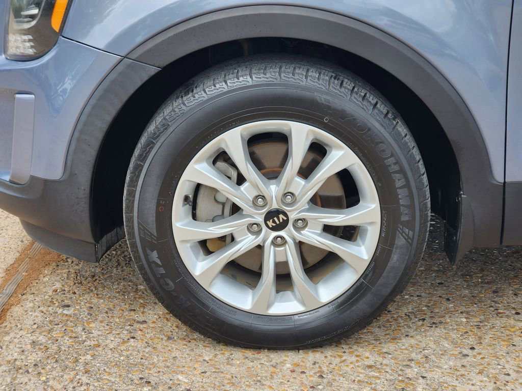 Used 2020 Kia Telluride LX FWD image 10