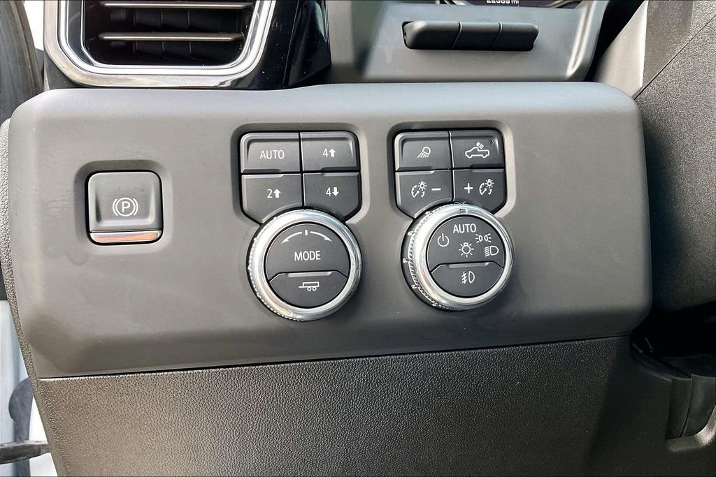 Used 2025 GMC Sierra 2500 Denali w/ Denali Reserve Package AWD/4WD image 25
