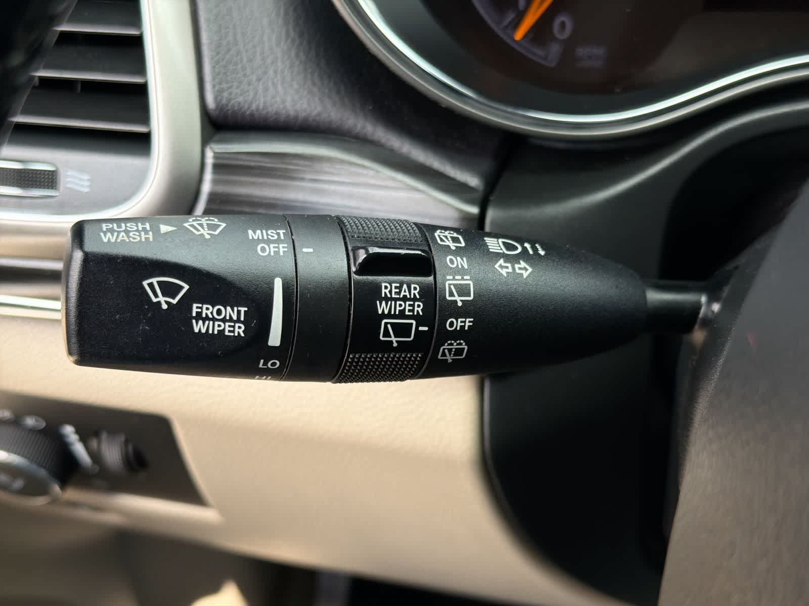Used 2020 Jeep Grand Cherokee Limited AWD/4WD image 28