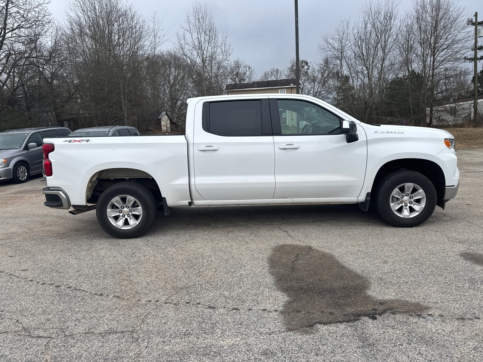 Used 2025 Chevrolet Silverado 1500 LT image 4