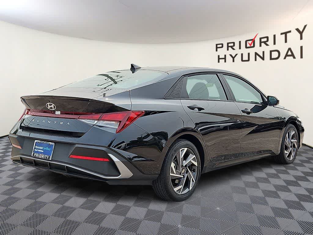 Certified 2025 Hyundai Elantra Sport w/ Cargo Package FWD image 4
