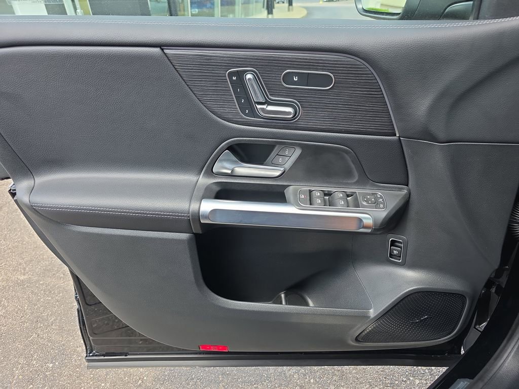 Used 2026 Mercedes-Benz GLB 250 4MATIC image 19