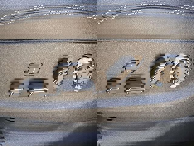 Used 2025 Genesis GV70 3.5T Sport image 17