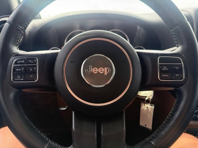 Used 2014 Jeep Wrangler Unlimited Sahara w/ Connectivity Group AWD/4WD image 13