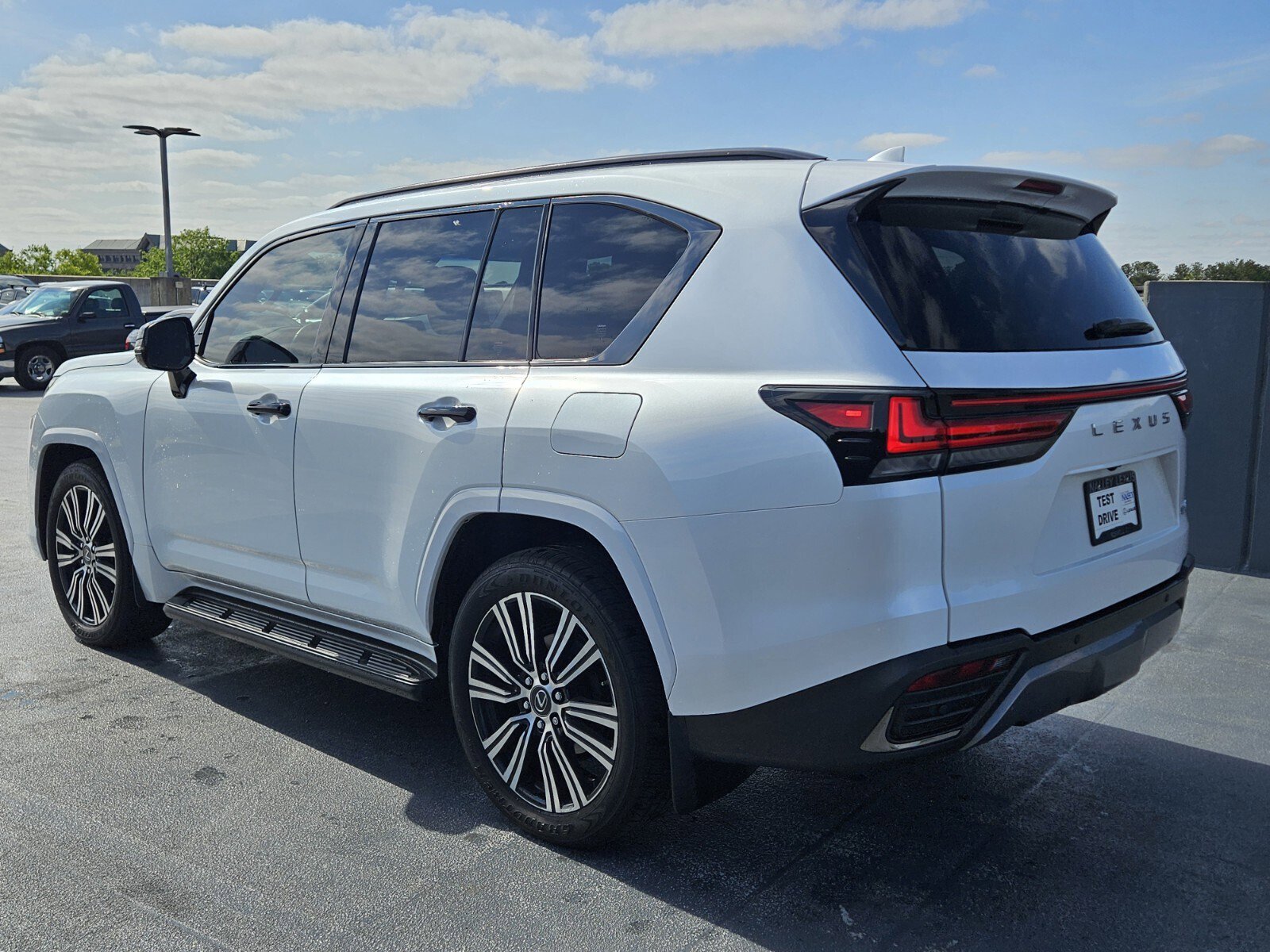 Used 2023 Lexus LX 600 4WD w/ Appearance Package image 6