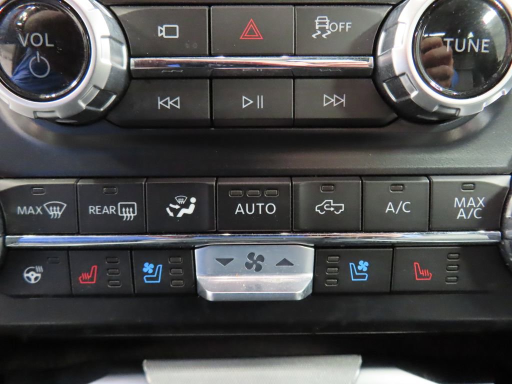 Used 2025 Ford F450 Platinum AWD/4WD image 70