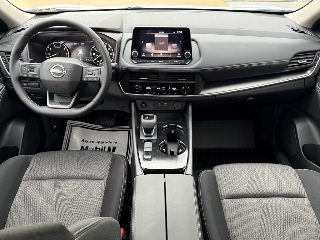 Used 2026 Nissan Rogue SV FWD image 12