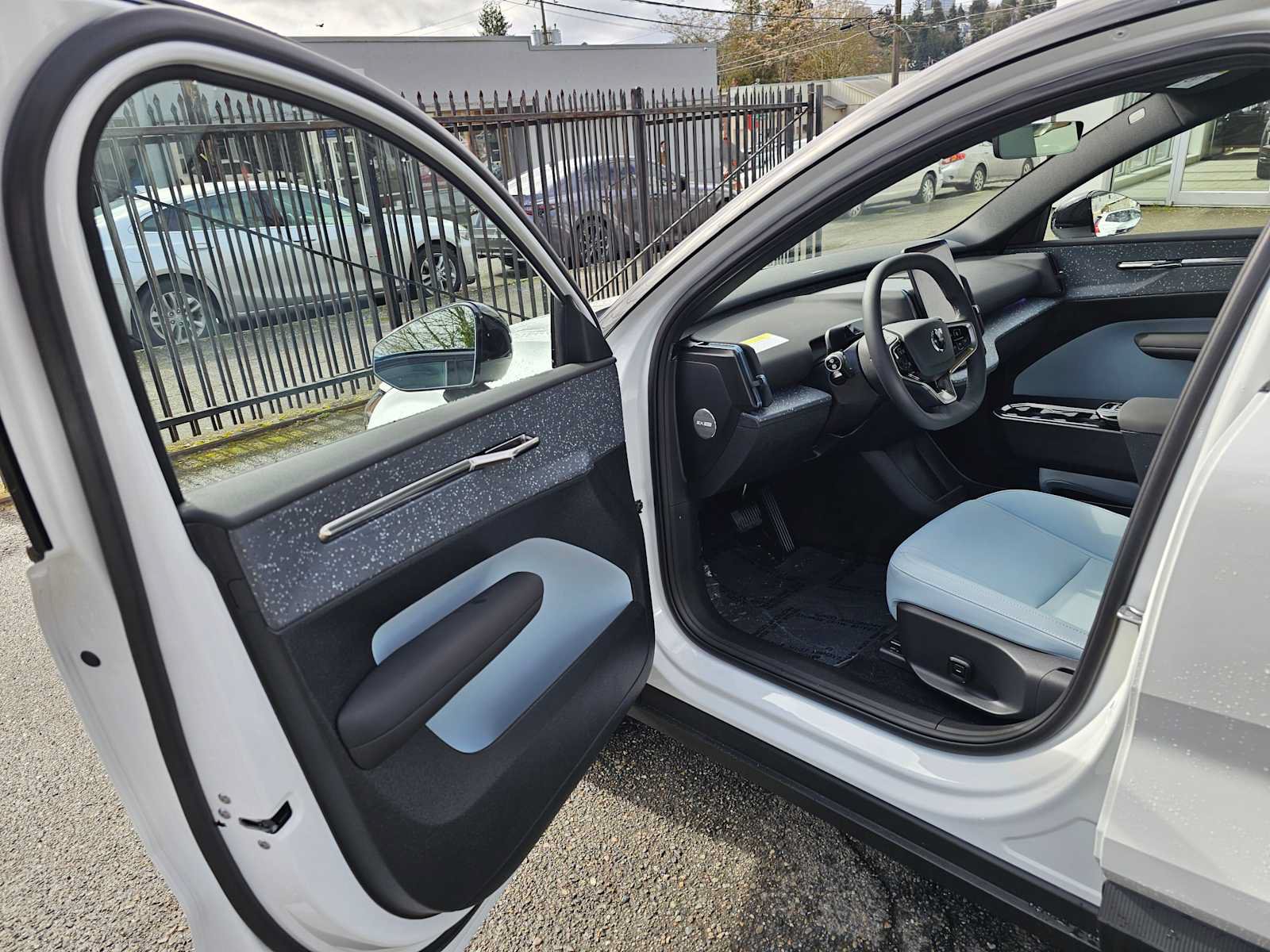 New 2025 Volvo EX30 Ultra w/ Protection Package Premier AWD/4WD image 20