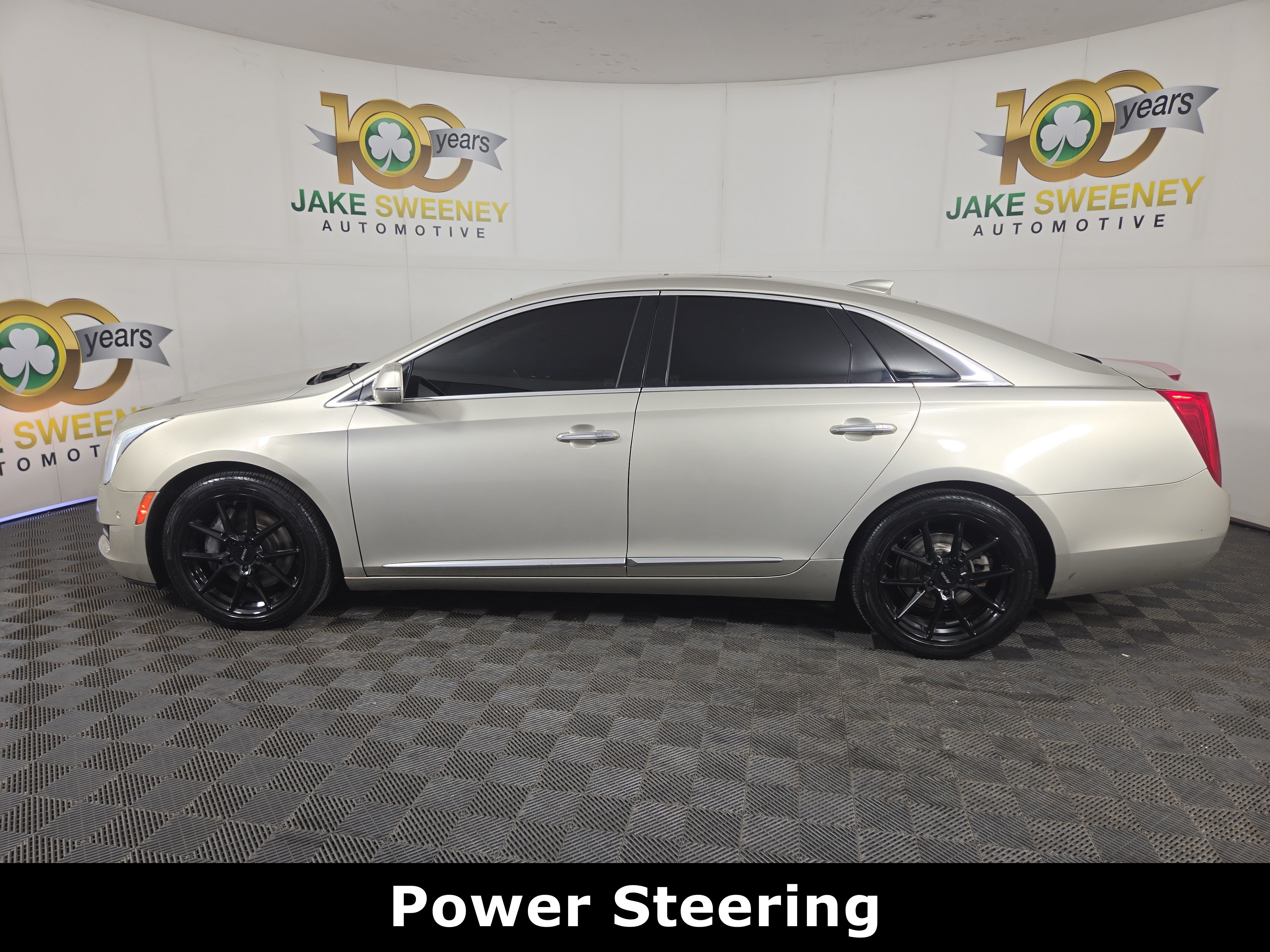 Used 2016 Cadillac XTS Luxury w/ Driver Awareness Package FWD image 4