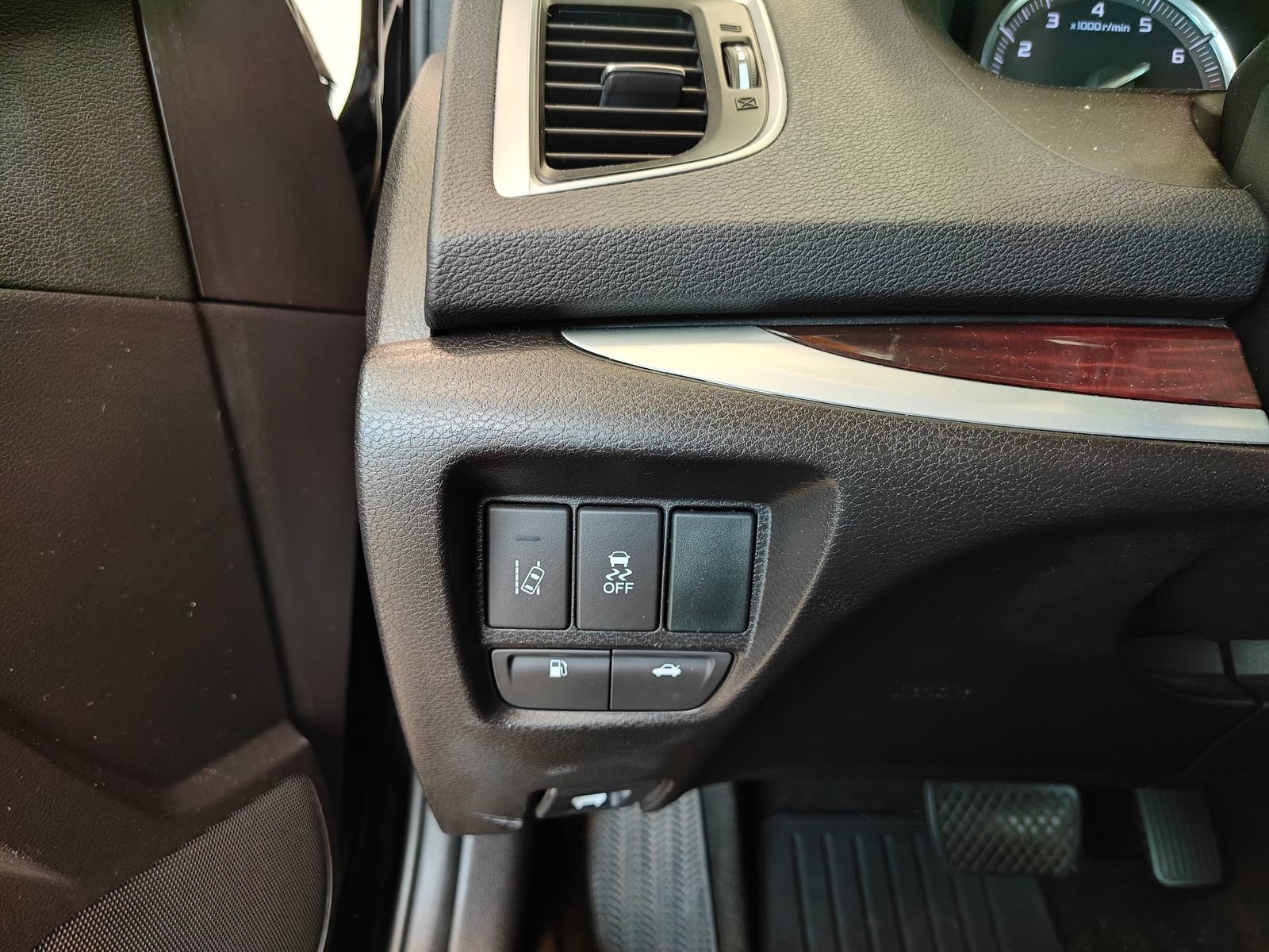 Used 2015 Acura TLX w/ Technology Package AWD/4WD image 12