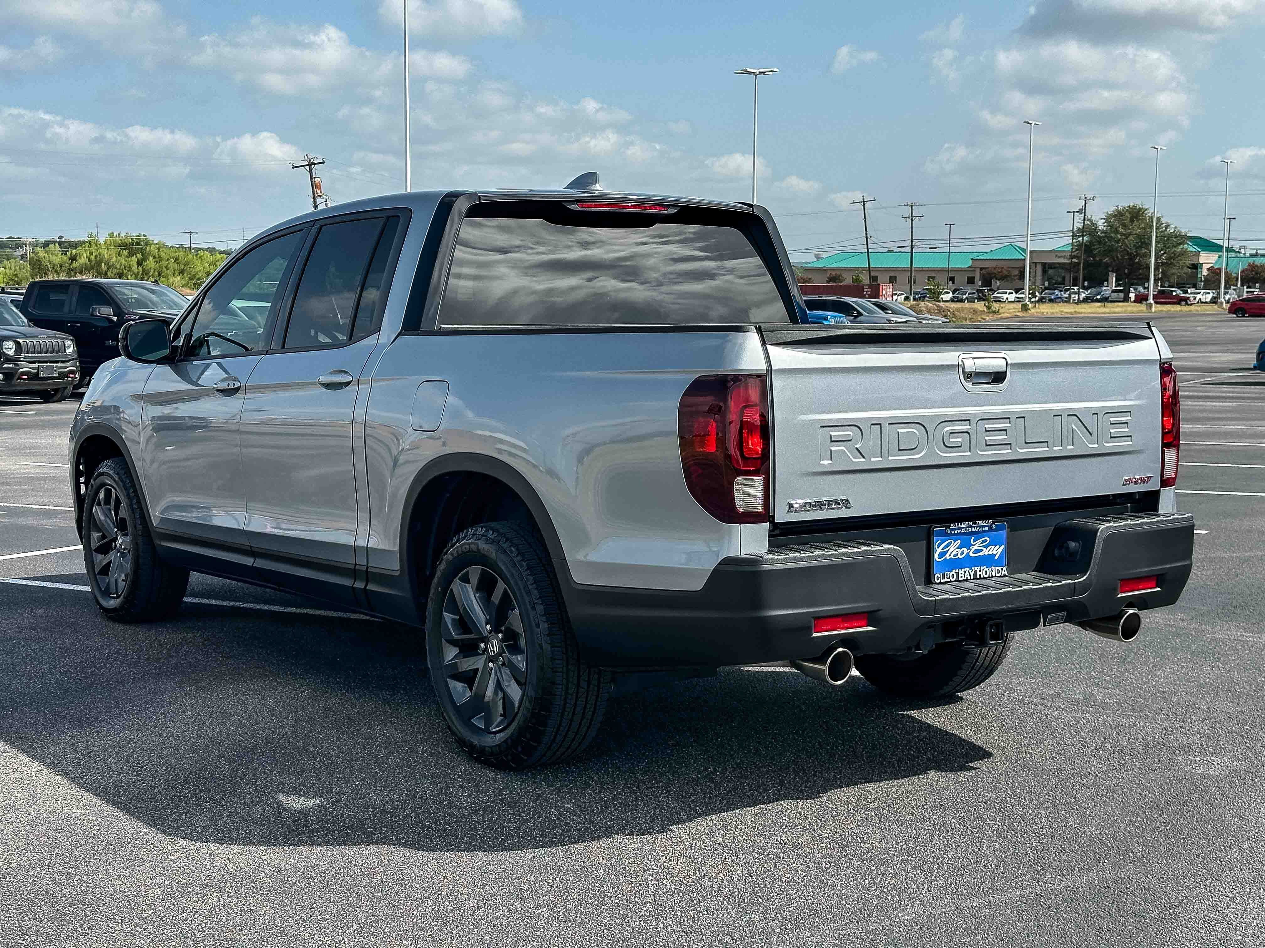 Used 2025 Honda Ridgeline Sport image 8