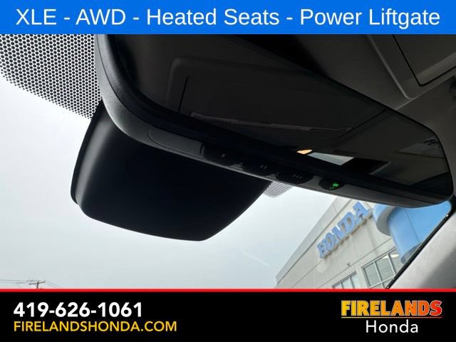Used 2024 Toyota Highlander XLE AWD/4WD image 28
