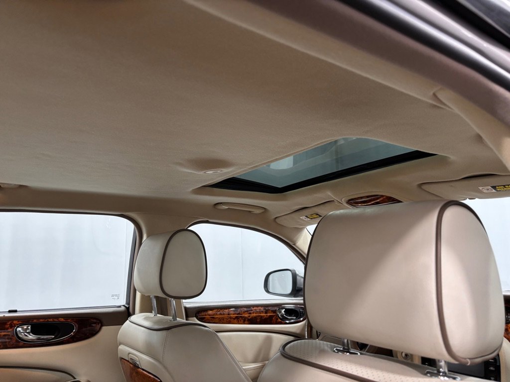 Used 2008 Jaguar XJ8 L image 26