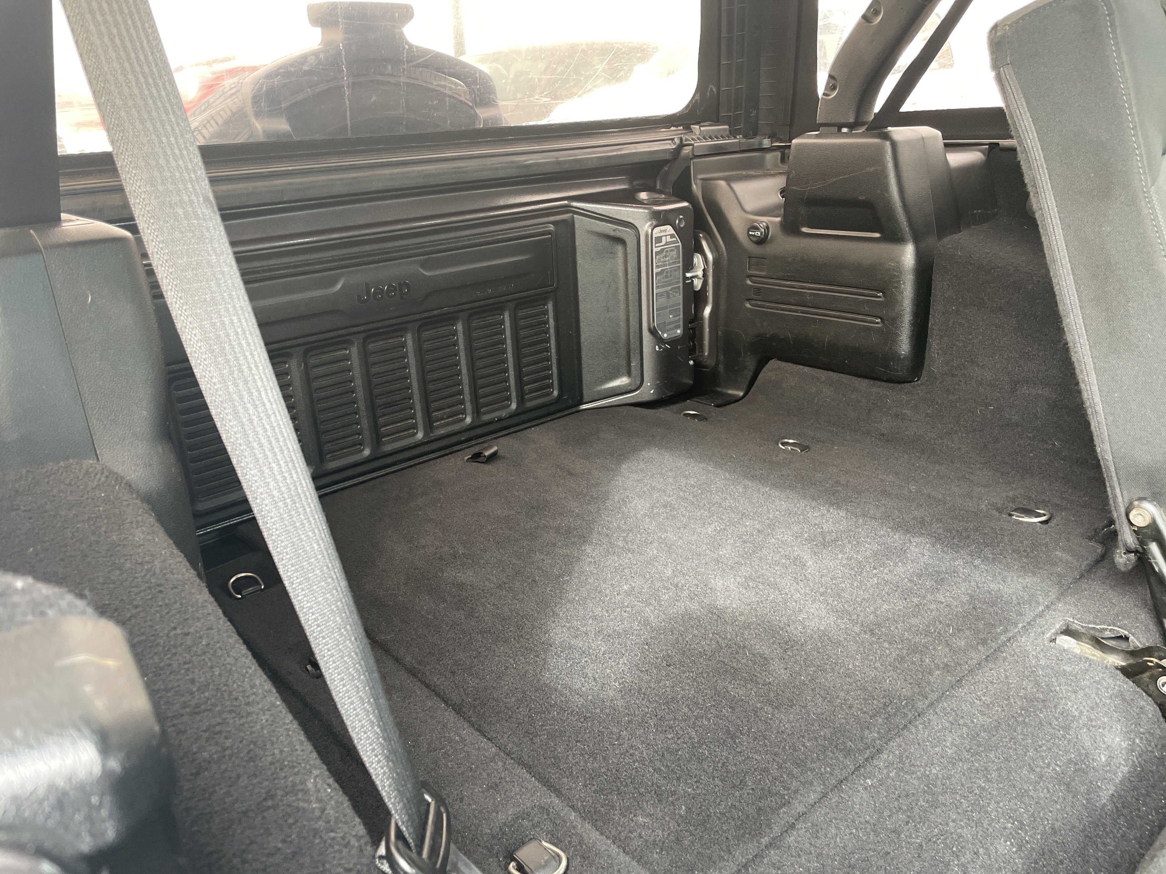 Used 2018 Jeep Wrangler Unlimited Sport S image 21