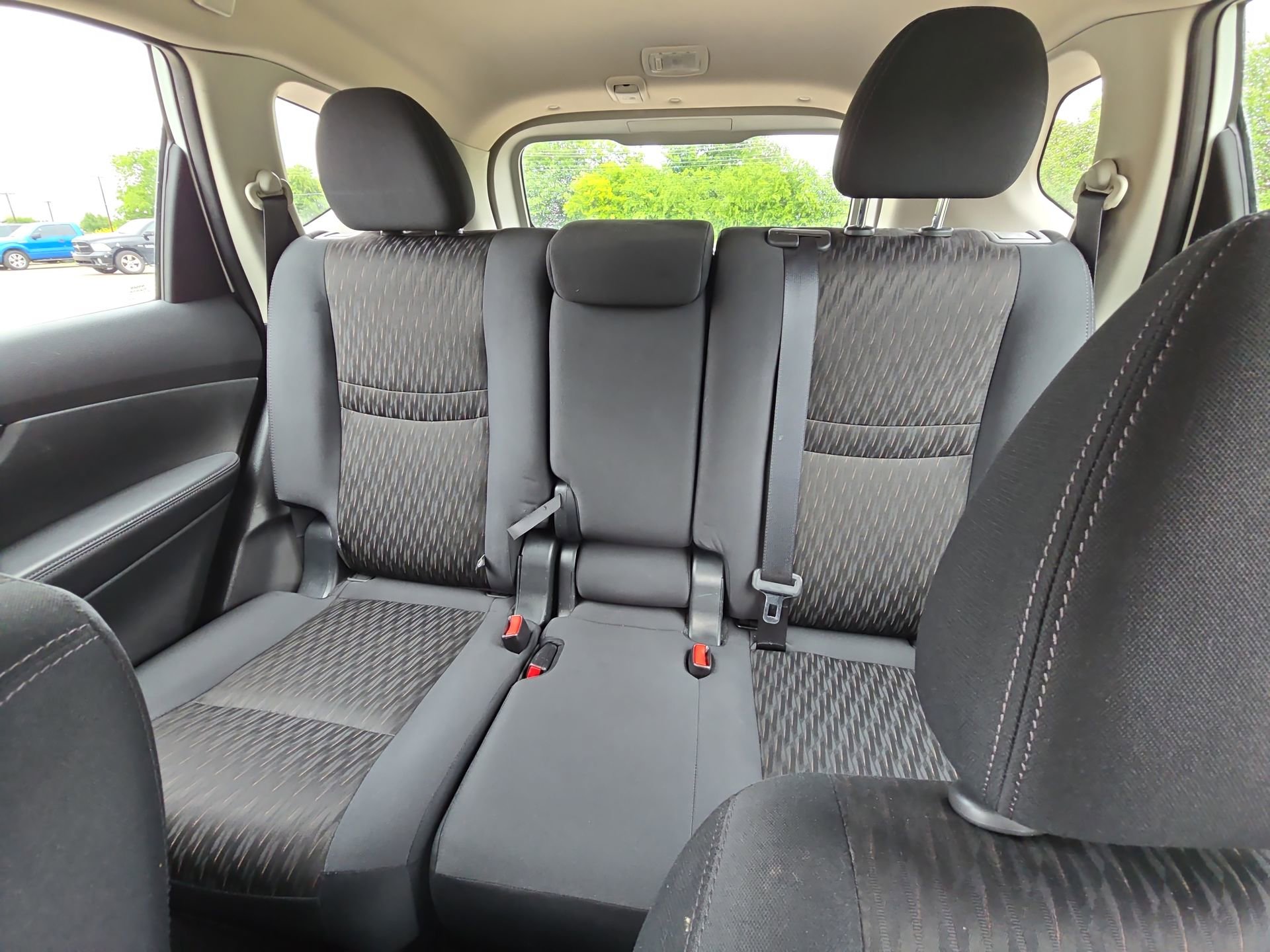 Used 2019 Nissan Rogue S FWD image 18