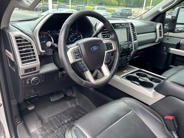 Used 2017 Ford F250 Lariat w/ Lariat Value Package AWD/4WD image 19