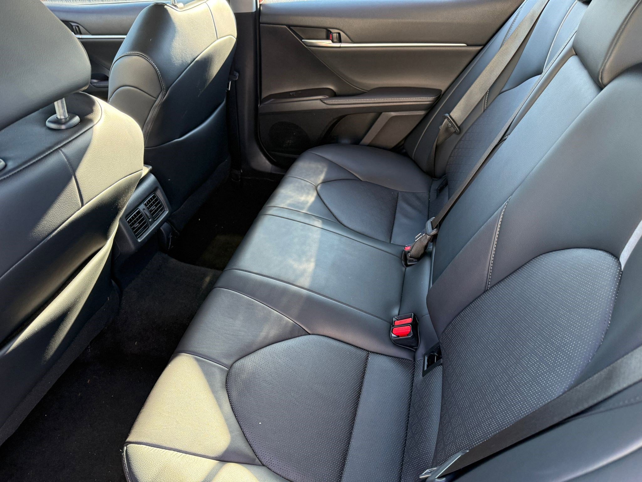 Used 2023 Toyota Camry XSE FWD image 14