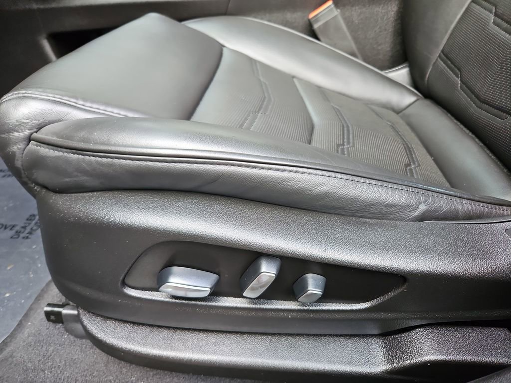 Used 2019 Cadillac XT5 Platinum image 25