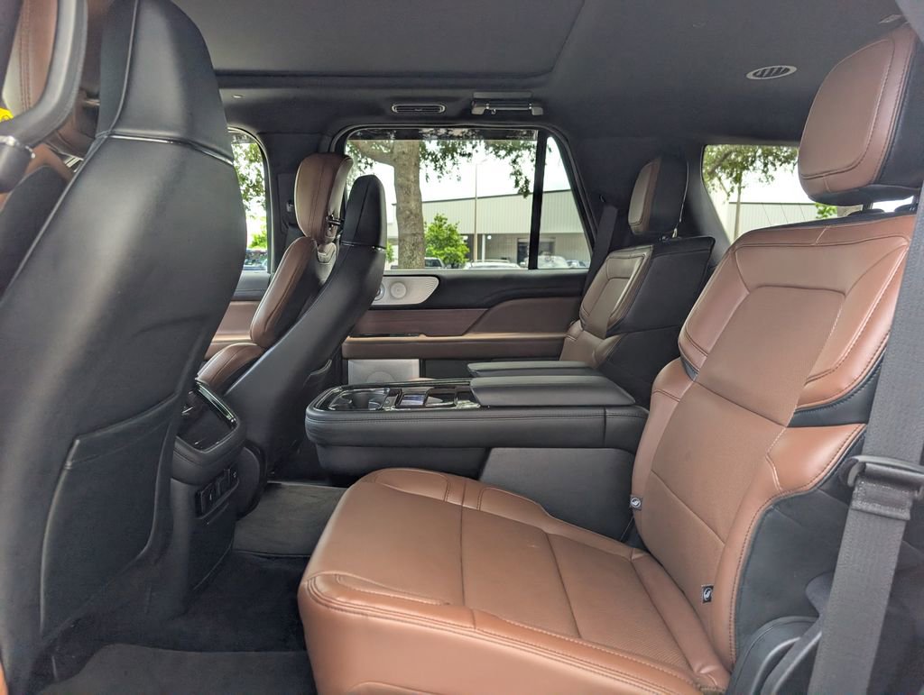 Used 2024 Lincoln Navigator Reserve AWD/4WD image 19
