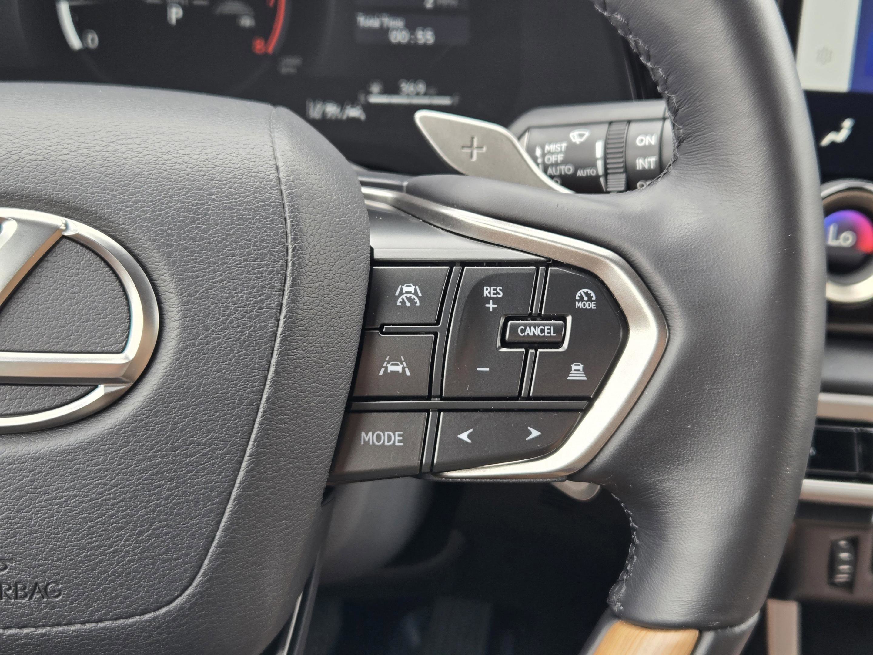 Used 2025 Lexus RX 350 Premium w/ Accessory Package (Z1) FWD image 25