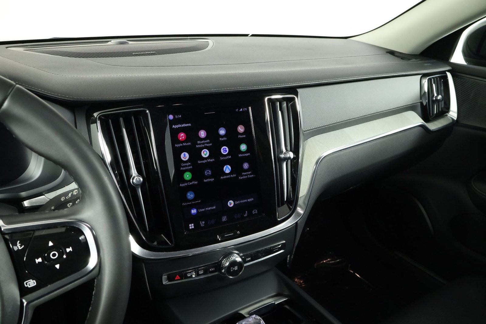 Certified 2024 Volvo V60 B5 Cross Country Ultimate w/ Protection Package Premier AWD/4WD image 9
