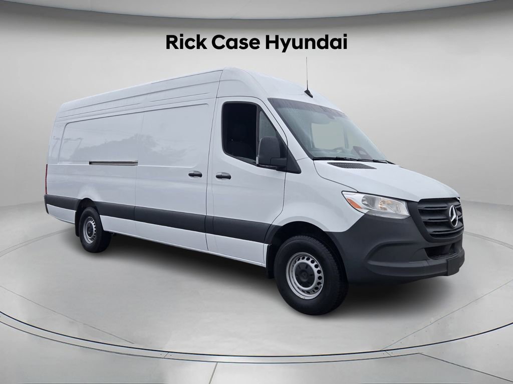 Used 2025 Mercedes-Benz Sprinter 2500 image 8