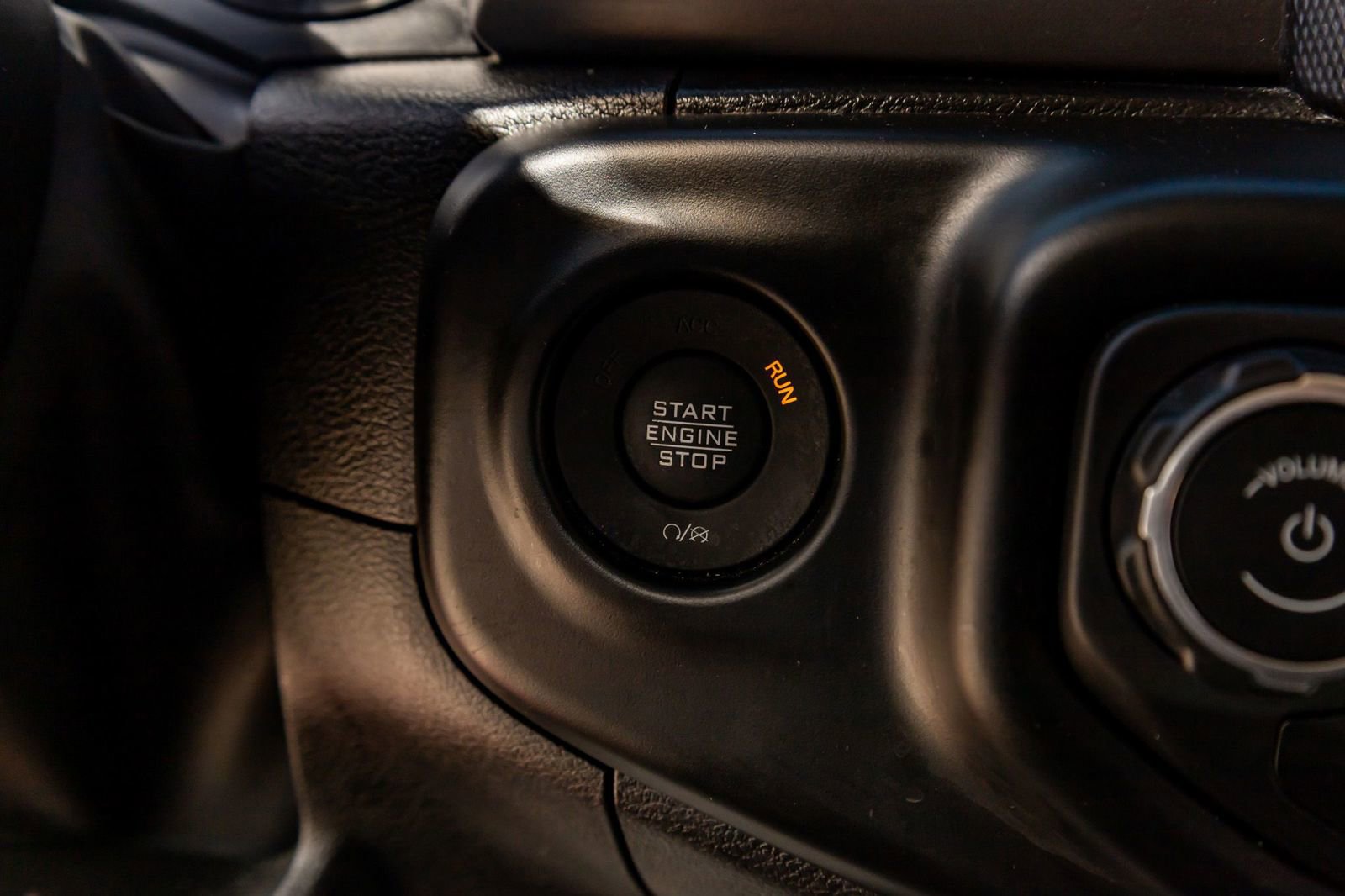 Used 2022 Jeep Gladiator Sport image 22