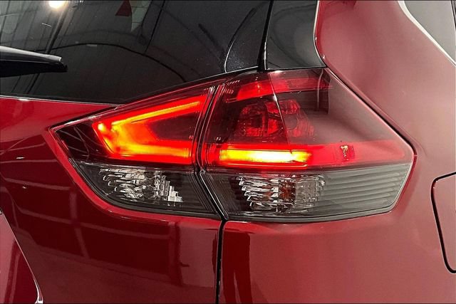 Used 2019 Nissan Rogue SV AWD/4WD image 29