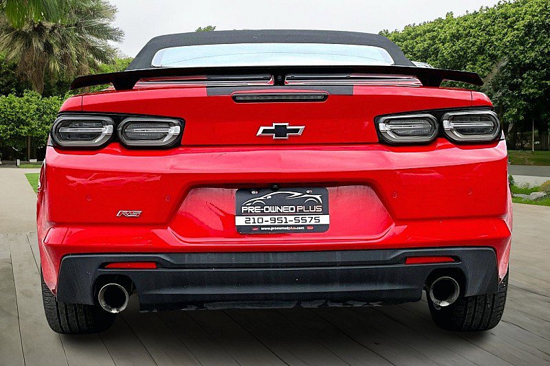 Used 2022 Chevrolet Camaro LT w/ RS Package image 4