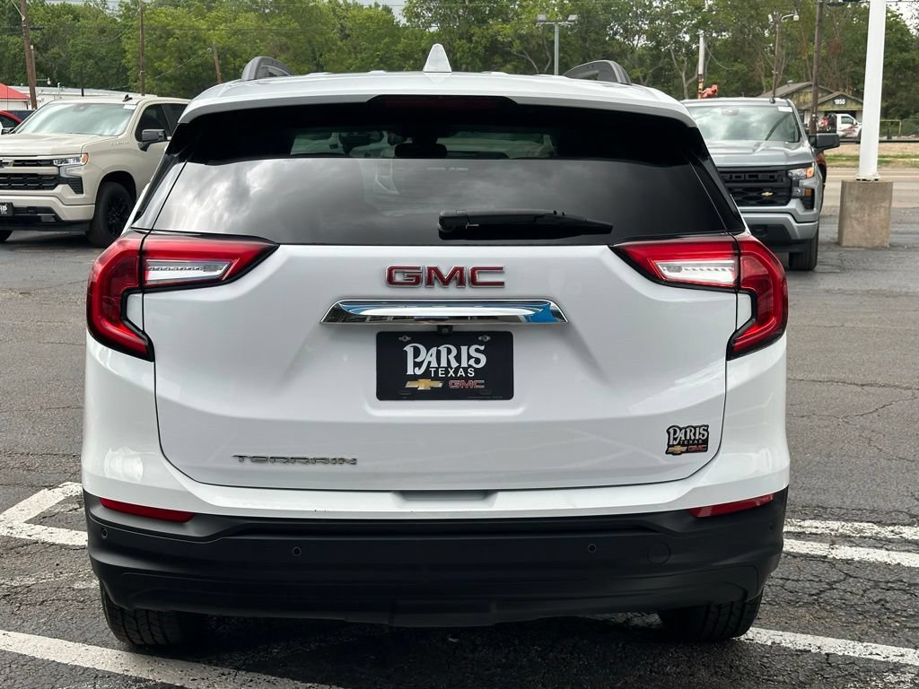 Used 2024 GMC Terrain SLE w/ Driver Convenience Package FWD image 5