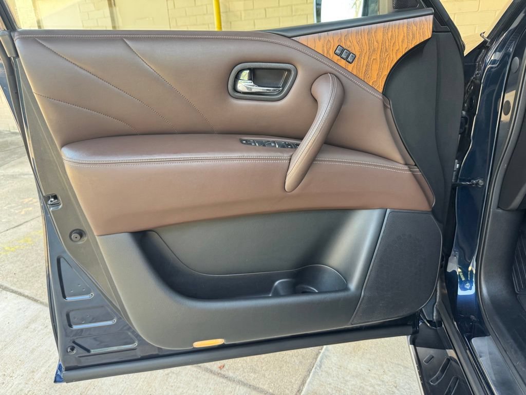 Used 2017 INFINITI QX80 Limited AWD/4WD image 13