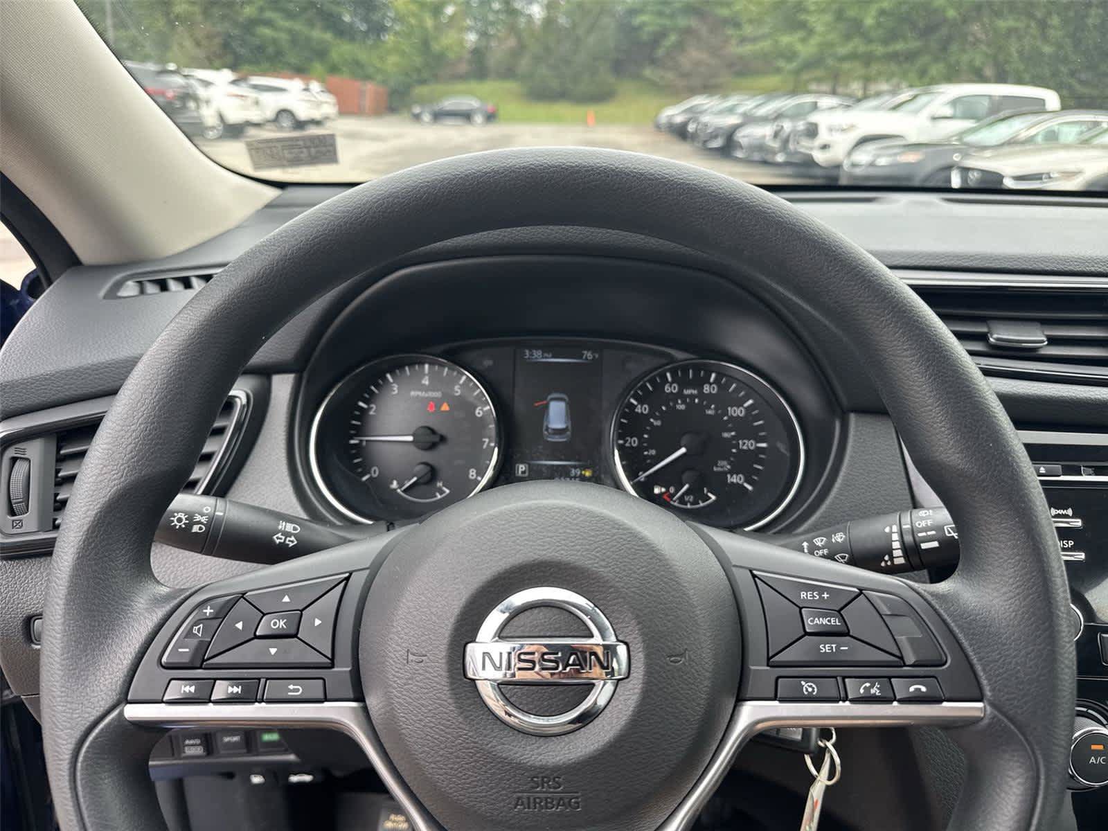 Used 2017 Nissan Rogue S AWD/4WD image 14