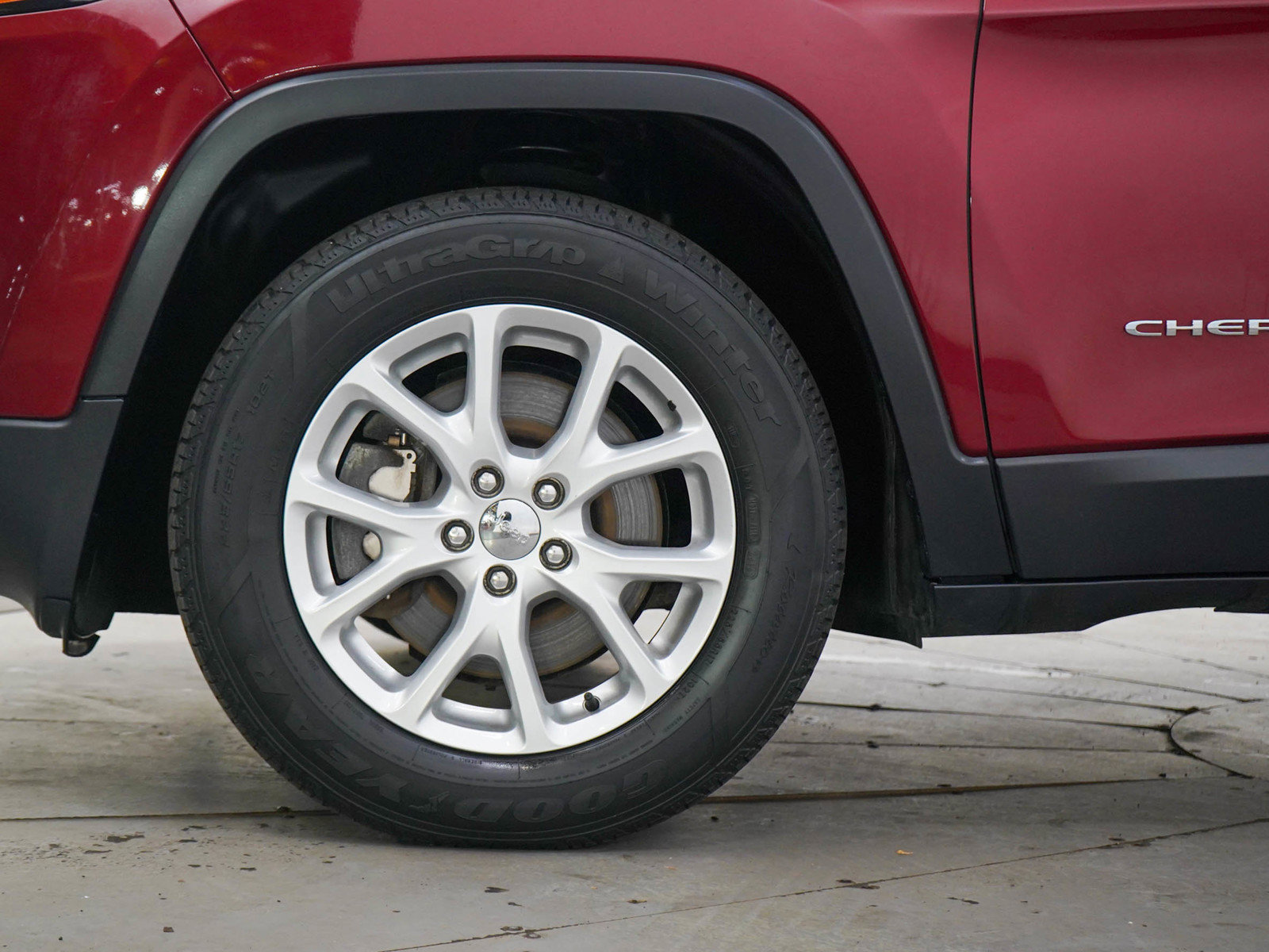 Used 2015 Jeep Cherokee Latitude AWD/4WD image 27
