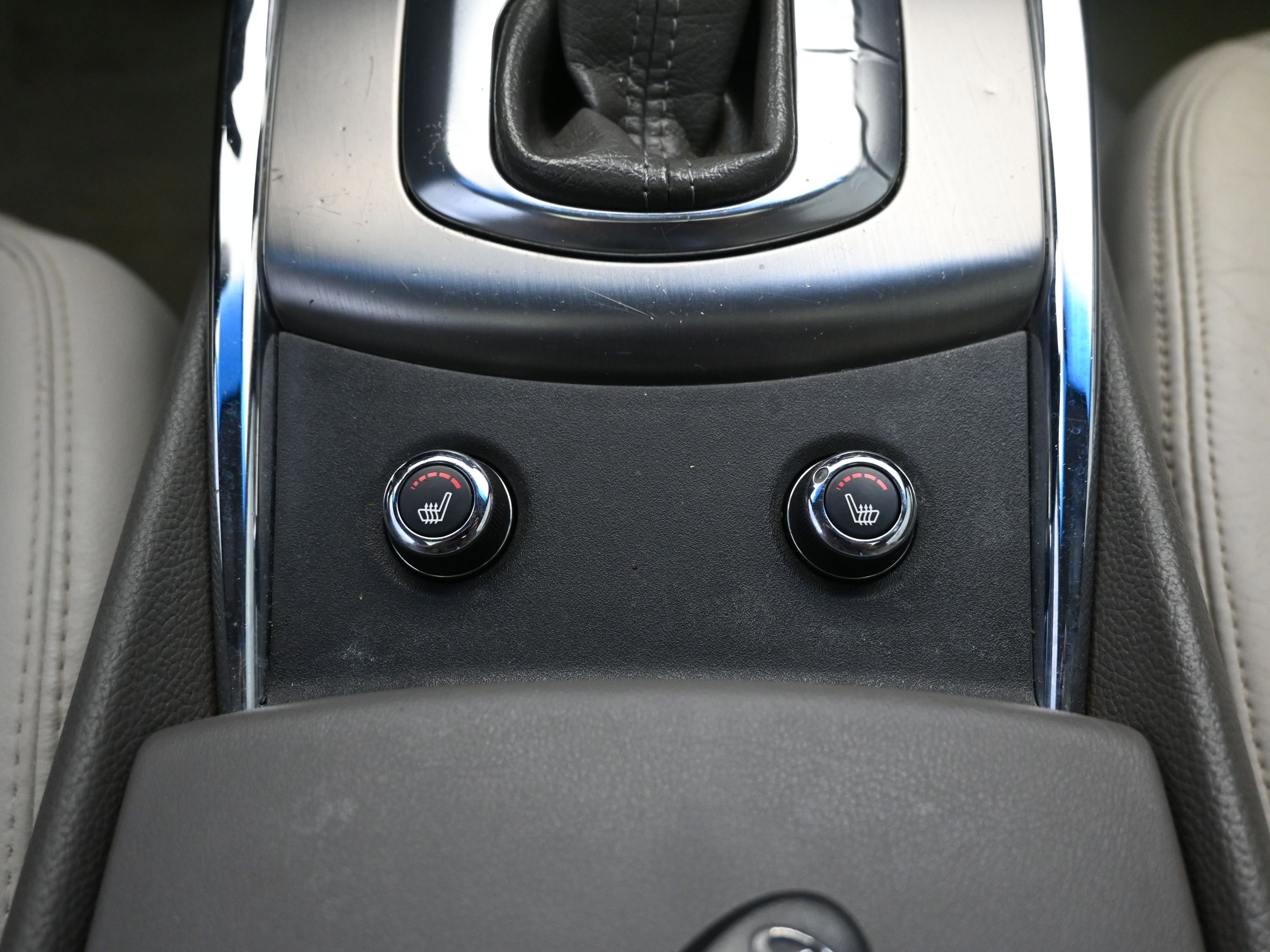 Used 2010 INFINITI G37 Journey w/ Premium Pkg image 37